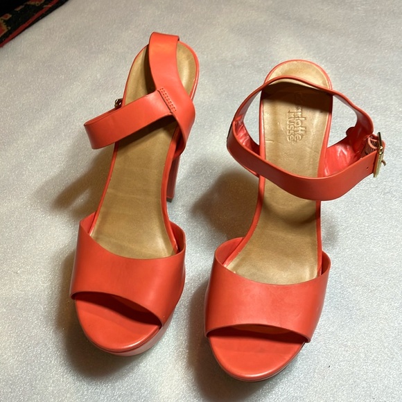 Charlotte Russe orange platform heels. Cute. Size 10. - Picture 1 of 9